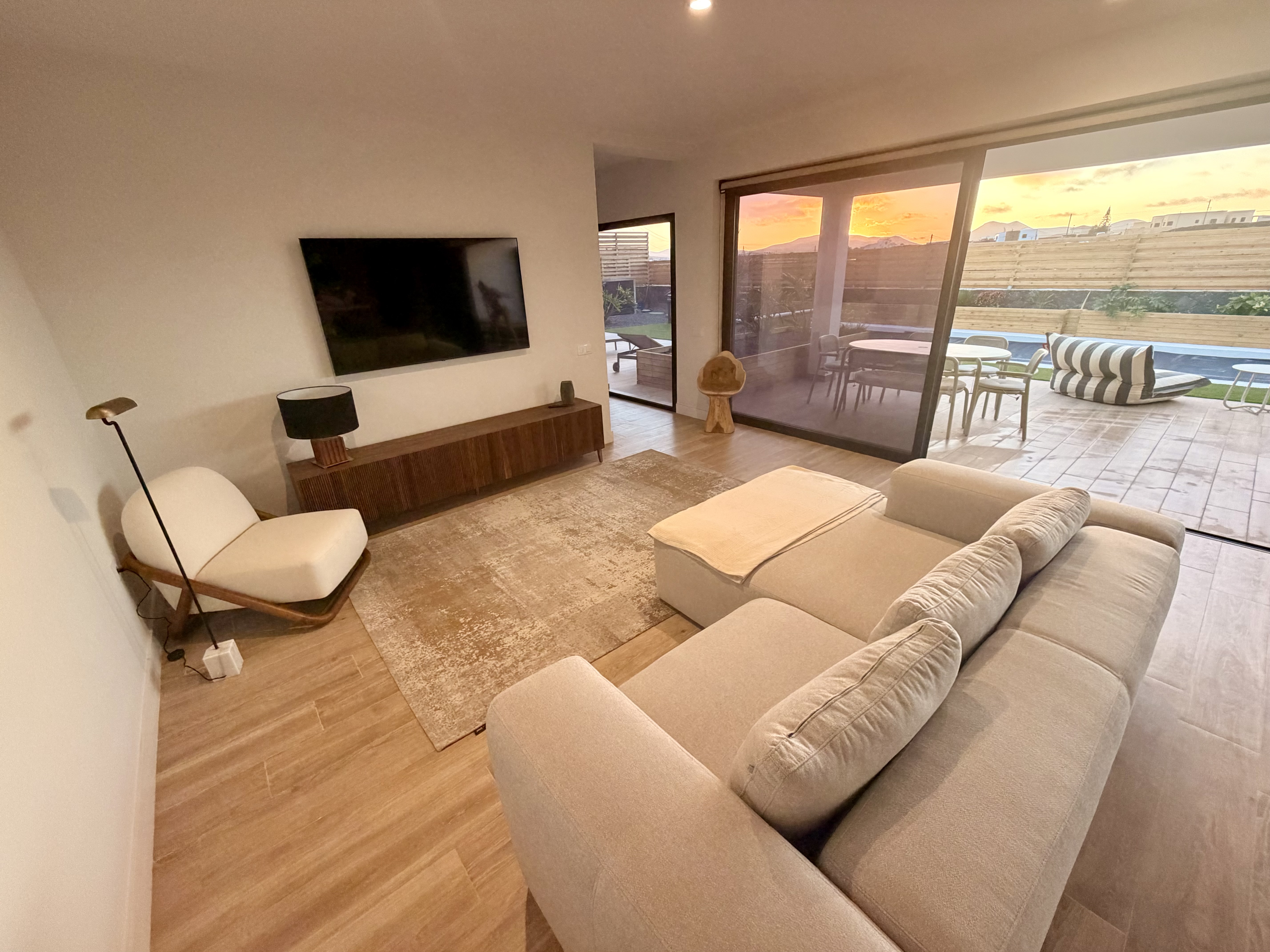 Living room and lounge area at Elements Lajares